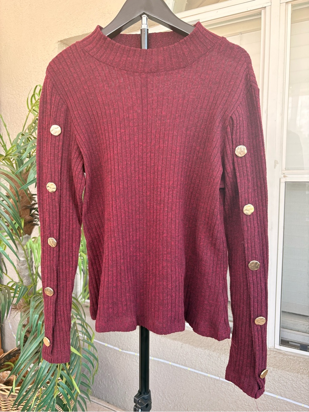Carolyn Taylor Ribbed Knit Sweater in Burgundy